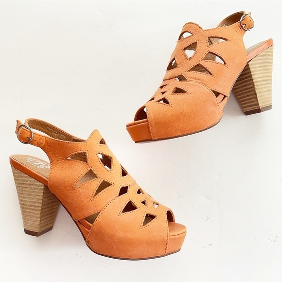 Jeffery Campbell 5 Coral Cut Out Bootie Sandal - Picture 1 of 10